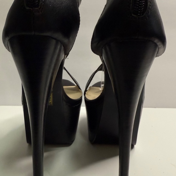 NYLA - Picture 5 of 8